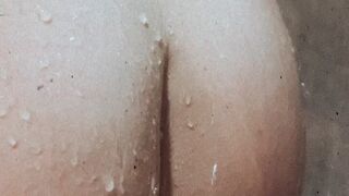 frederike.o onlyfans Cute babe caresses shaved cunt