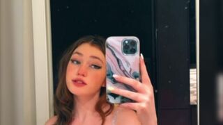 lacy lotus, lacylotus, skylarxraee onlyfans Naughty bitch jerking shaved pussy