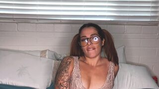 Its_Kaai Tough guy undresses in front of the camera