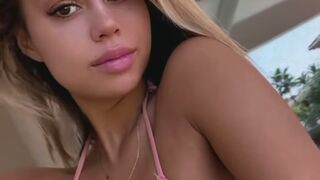 Desi (desiree) onlyfans Impressive wench effectively jerks her cap