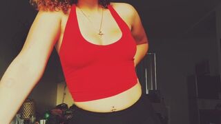 Ariellelael, heluvcoco, uniquelael onlyfans Black-haired curl plays with sex toy