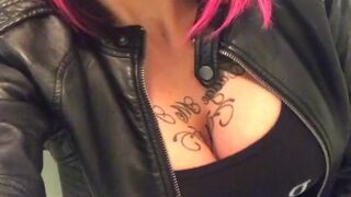 Anna Bell Peaks (AnnaBellPeaks) onlyfans Sweet little thing wags elastic booty