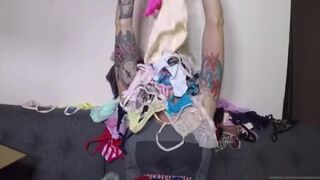 Anna Bell Peaks (AnnaBellPeaks) onlyfans Gorgeous hottie shows off beautiful boobs