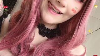 tattookitten onlyfans massages the clitoris in the car