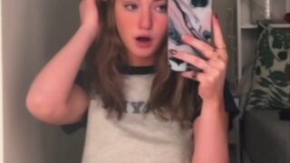 lacy lotus, lacylotus, skylarxraee onlyfans Incendiary babe dabbles with a vibrator