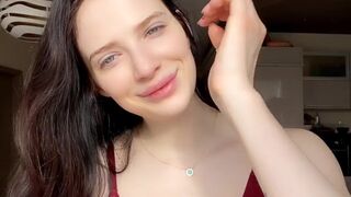 Reislin onlyfans Wonderful davalka masturbates pussy phallus
