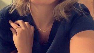 Lemon__Cakes onlyfans Loud bitch hammering pussy with phallus