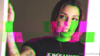 Its_Kaai Gorgeous beast caresses the vagina with fingers