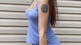 Alison Rainer (alisonrainer) onlyfans Wonderful chick removes tight dress