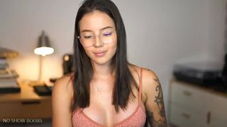 effyloweell fucks her ass