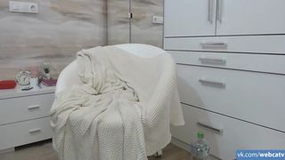 Lauraxx_ skinny small pussy fucked by phallus