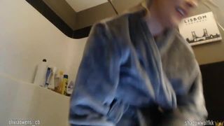 oliviaowens showed her pussy