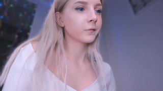 oh_honey_ whore chick sucks penis gentleman