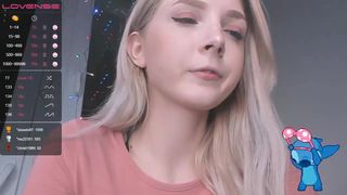 oh_honey_ playful babe caresses tits