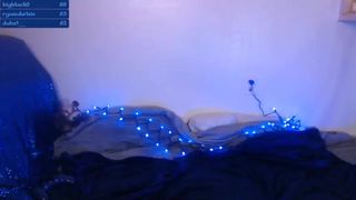 lia_bluemoon babe jerking off her cunt