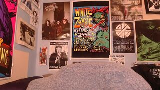 notbeckyhecky chaturbate Hot babe plays with a very wet wet pink hole