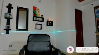 Sexual_addiction chaturbate Sweet chick fingers herself