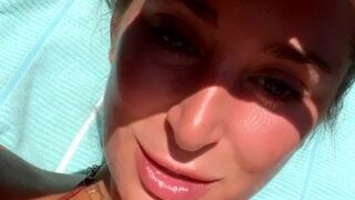 splatxo onlyfans American beauty has an orgasm