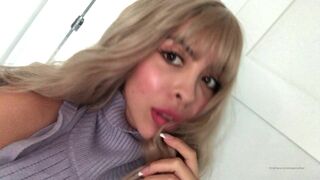 Zayla Skye onlyfans jerking off her old wet pink hole