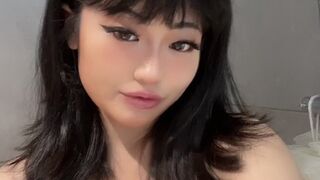 Nnnnekochan onlyfans Busty chick fucks her cunt with a strap-on