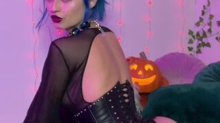 Jewelz Blu aka jewelzblu onlyfans Ardent maid seduces with big forms