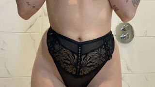 Jazzyj aka jasminheaney onlyfans shows fucking stretch