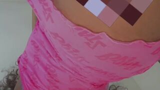 spoiledbrincesstwerks onlyfans Skinny beauty pulls wet pink hole