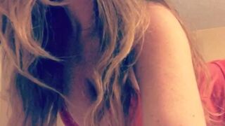 sophiedeevip onlyfans Naked teen playing with shaved wet pink hole