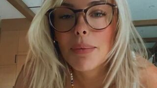 Corinna Kopf aka corinnakopf onlyfans sticks a toy in the ass