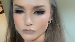 officialtoriblack onlyfans DГјnnes MГ¤dchen fingert sich