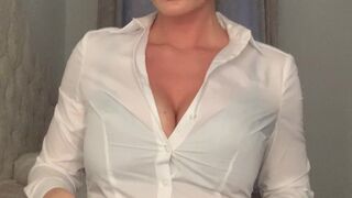 Sophie Mai (@smiffys) onlyfans Sexy masturbates for you