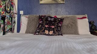 Queengf90 onlyfans ass curva point fuck fingers