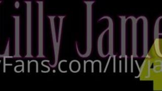 Lilly James aka lillyjames onlyfans mein arsch will bestrafung