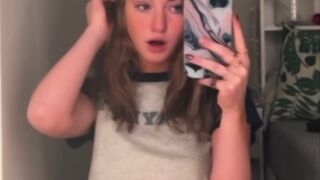 Lacy Lotus onlyfans sweet babe gets an orgasm