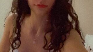 Jasminx onlyfans Blissful sweetie happily mattresses intimate places in a cozy bedroom