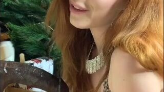 Ella Hughes aka ellahughesxxx onlyfans Crazy bitch bitterly pulls vagina