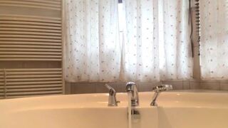 Ella Hughes aka ellahughesxxx onlyfans 24 December 2021