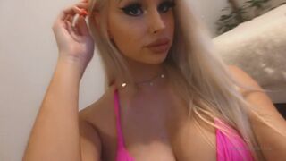 Chloe Spencer aka Ch111oe onlyfans Insatiable slut sucking