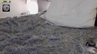 Britanny_B aka Skayuoker put the webcam under the table