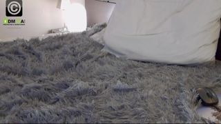 Britanny_B aka Skayuoker put the webcam under the table