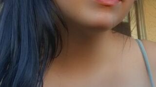 larissanadia Juicy bitch caresses the clitoris