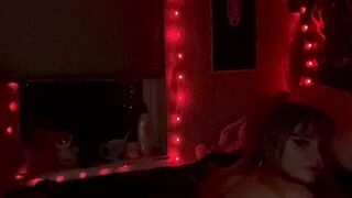 bigtiddieanimegf Gorgeous bitch chatting in fries