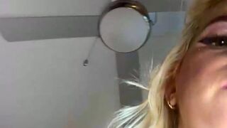 Yisela Esperanza Avendano Chaparro aka yiselaoficial90 onlyfans Fat woman fucks herself wild