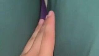 Dilfenergy aka Bella Rome onlyfans Mature babe jerking off her pussy