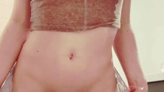 Adorableamy Cute kral masturbates with a vibrator