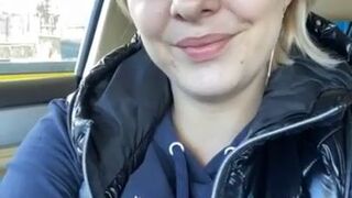 hornynalia Pretty woman pervertedly poops