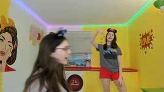 willa_wilkins_ chaturbate Gorgeous model seduces with big tits