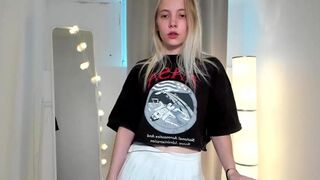 appr0ved chaturbate Girl with tight booty undresses completely