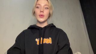 angel_from_sky chaturbate Hot little woman bares chic boobies