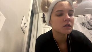 ssluttywhore08 chaturbate Girl in stockings shows juicy ass